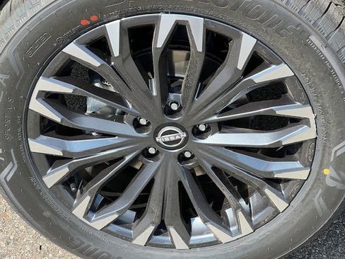 New 2026 Nissan Rogue Platinum image 9