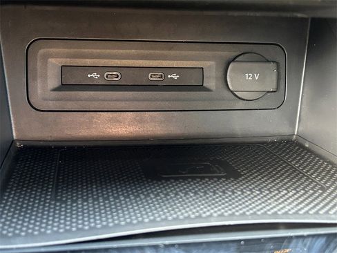 Used 2022 Volkswagen Atlas Cross Sport SEL R-Line image 30