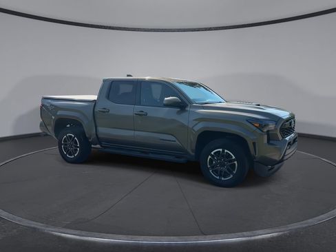 Certified 2025 Toyota Tacoma TRD Sport RWD image 2