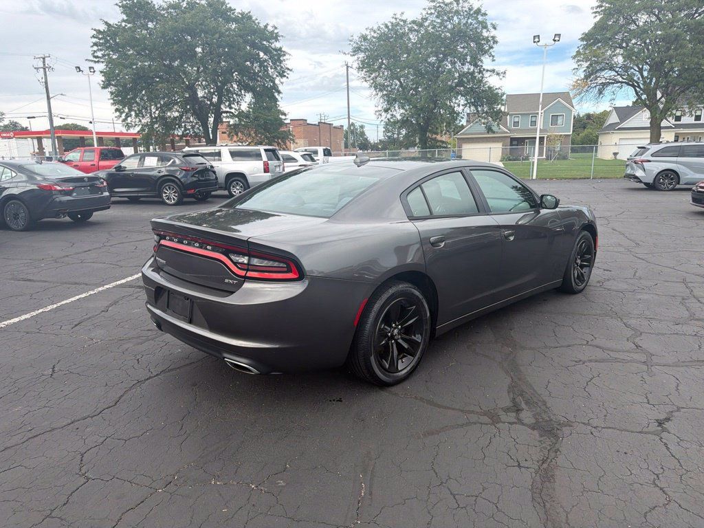 Used 2016 Dodge Charger SXT RWD image 6