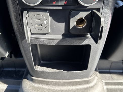 Used 2020 Ford Explorer XLT w/ Equipment Group 202A image 34