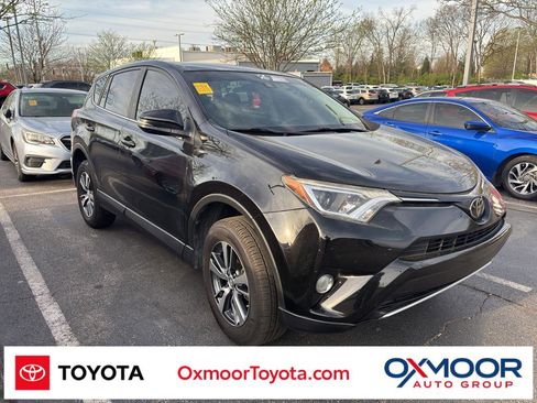 Used 2018 Toyota RAV4 XLE image 1