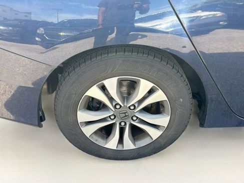 Used 2013 Honda Accord LX image 17