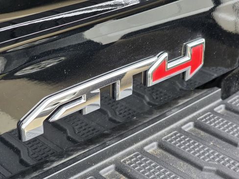 Used 2025 GMC Sierra 2500 AT4 AWD/4WD image 8