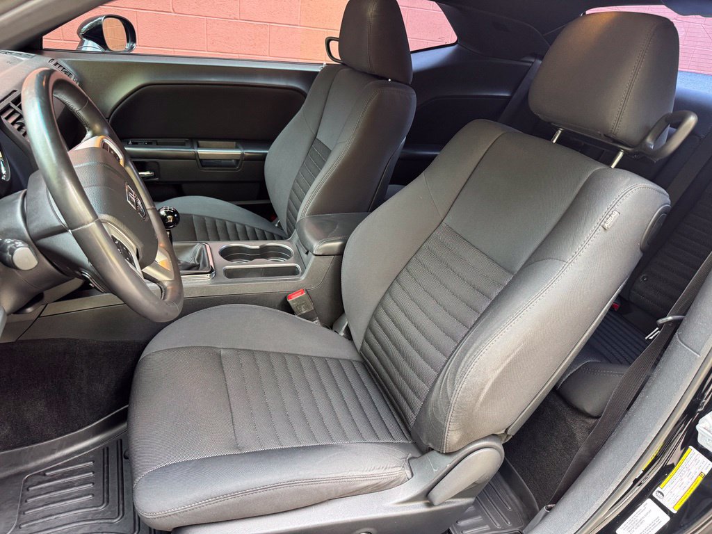 Used 2014 Dodge Challenger R/T RWD image 12