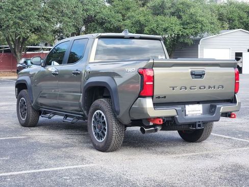 Used 2026 Toyota Tacoma TRD Off-Road AWD/4WD image 3