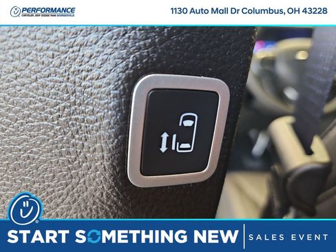 New 2025 Chrysler Pacifica Select w/ Fav Edition Package image 14