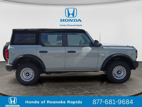 Used 2022 Ford Bronco 4-Door AWD/4WD image 6