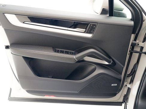 New 2026 Porsche Cayenne Coupe image 23