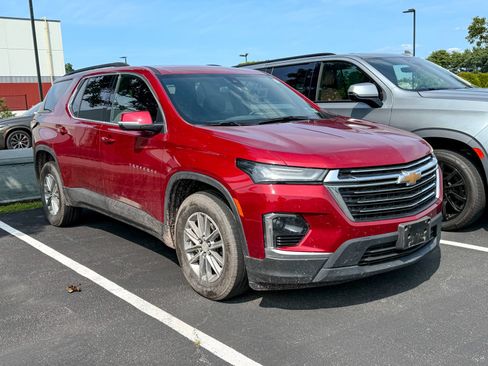 Used 2023 Chevrolet Traverse LT AWD/4WD image 1