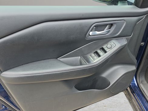 Used 2024 Nissan Rogue SV AWD/4WD image 35