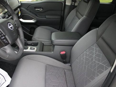 New 2026 Nissan Frontier SV w/ SV Convenience Package image 9