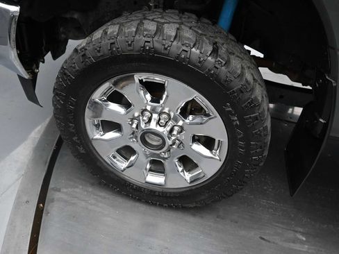 Used 2019 Ford F250 Lariat w/ Chrome Package image 13