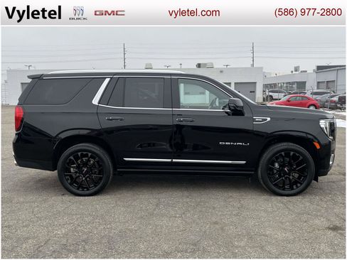 Used 2023 GMC Yukon Denali image 2