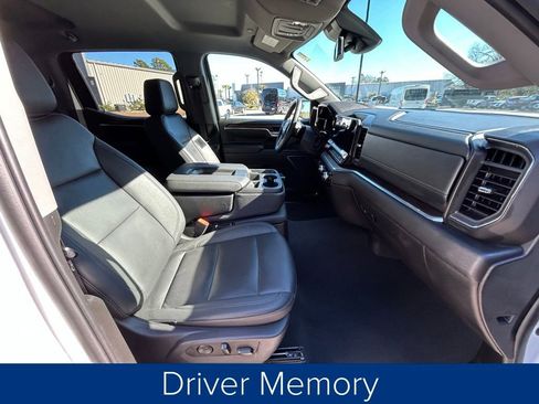 Used 2025 GMC Sierra 1500 SLT image 25