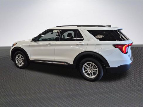 Certified 2025 Ford Explorer Active AWD/4WD image 5