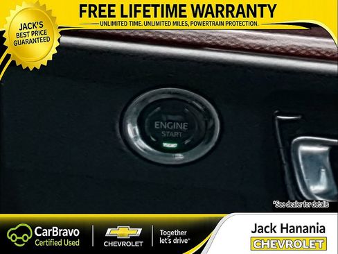 Used 2025 Chevrolet Traverse RS FWD image 19