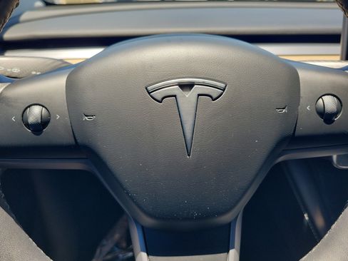 Used 2023 Tesla Model Y Long Range AWD/4WD image 27
