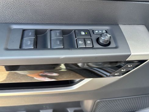 New 2026 Toyota Tundra Limited AWD/4WD image 8