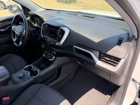 Used 2023 GMC Terrain SLE FWD image 21