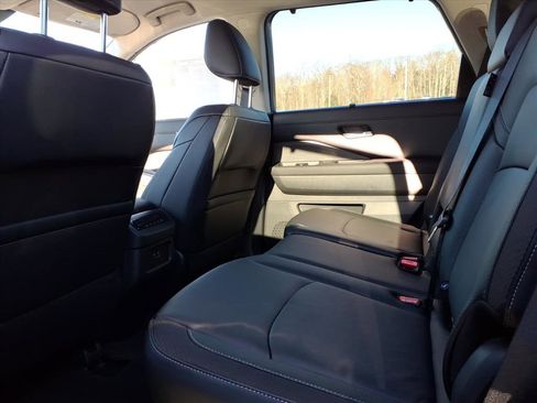 New 2025 Nissan Pathfinder SL image 7