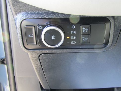 Used 2025 Ford Explorer Active w/ Active Comfort Package AWD/4WD image 23