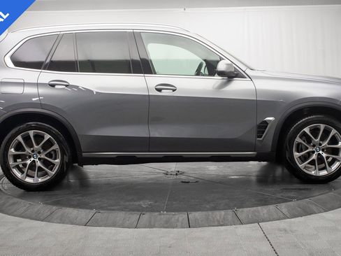Used 2024 BMW X5 xDrive40i w/ Parking Assistance Package AWD/4WD image 2