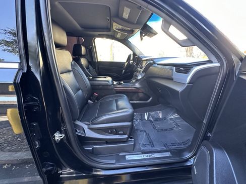 Used 2020 GMC Yukon XL SLT AWD/4WD image 17