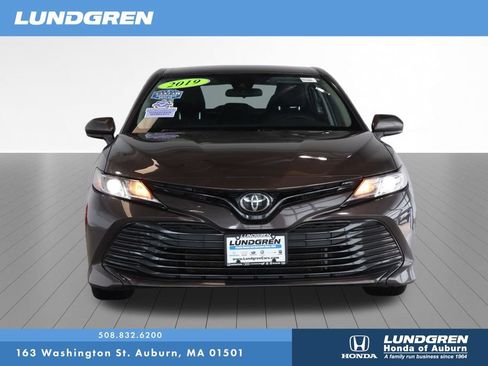 Used 2019 Toyota Camry LE FWD image 2
