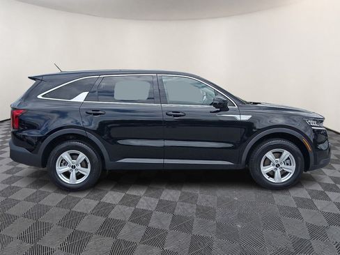 Used 2022 Kia Sorento LX AWD/4WD image 7