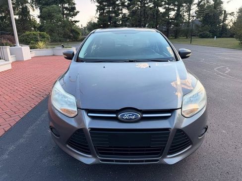 Used 2014 Ford Focus SE FWD image 3