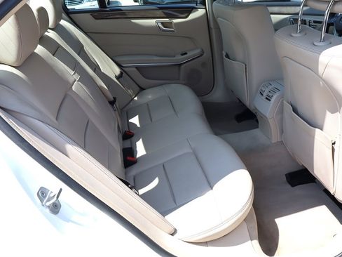 Used 2014 Mercedes-Benz E 250 BlueTEC Sedan image 20