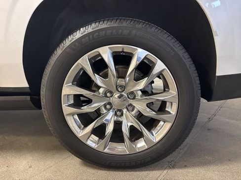 Used 2022 GMC Yukon XL Denali w/ Denali Premium Package image 10