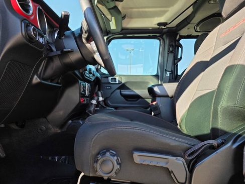 Used 2018 Jeep Wrangler Unlimited Rubicon image 11