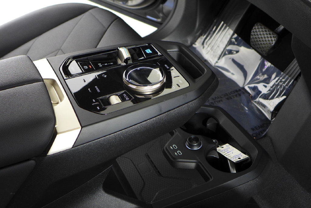 Certified 2024 BMW iX xDrive50 AWD/4WD image 15