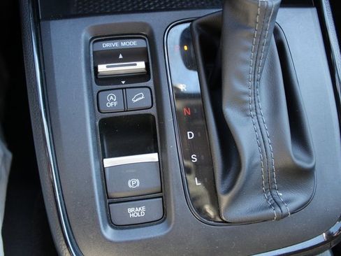 Used 2023 Honda CR-V LX image 9