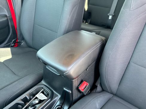 Used 2019 Jeep Wrangler Unlimited Sahara w/ Safety Group AWD/4WD image 21