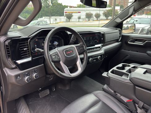Used 2025 GMC Sierra 1500 SLT AWD/4WD image 11