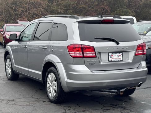 Used 2017 Dodge Journey SE image 13