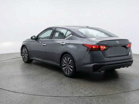 Used 2025 Nissan Altima 2.5 SV image 6