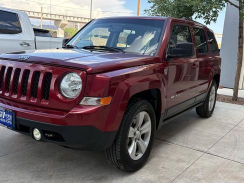 Used 2017 Jeep Patriot Sport w/ Power Value Group AWD/4WD image 16