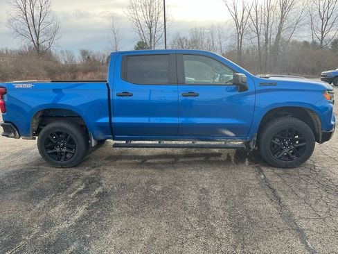 Used 2023 Chevrolet Silverado 1500 Custom Trail Boss w/ LPO, Dark Essentials Package image 4