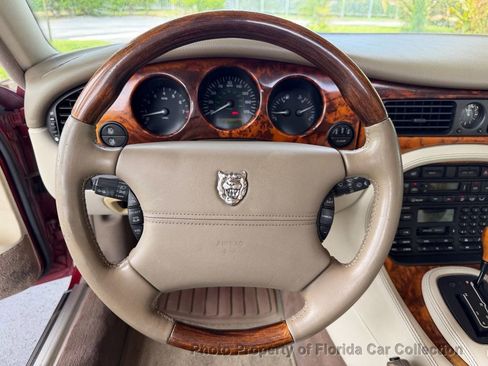 Used 1999 Jaguar XJ8 L RWD image 37