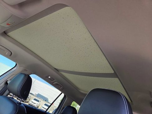 Used 2021 Volkswagen Atlas SE w/ Panoramic Sunroof Package FWD image 14