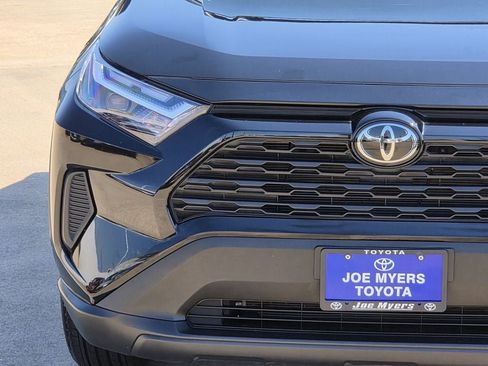 Used 2025 Toyota RAV4 XLE w/ Convenience Package FWD image 5
