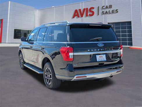 Used 2023 Ford Expedition XLT image 7