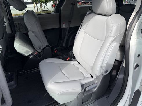 Certified 2024 Toyota Sienna XLE image 22