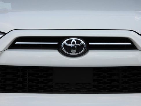 Used 2021 Toyota 4Runner SR5 AWD/4WD image 42