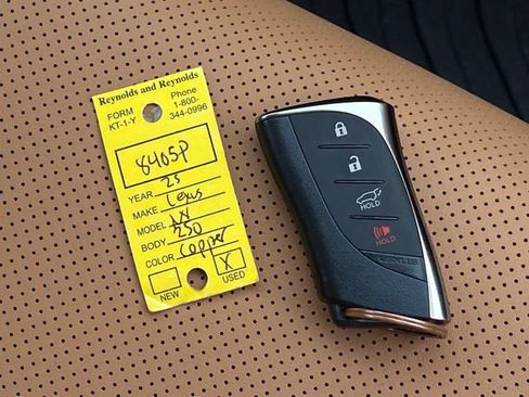 Used 2025 Lexus NX 250 FWD w/ Towing Package (2000 Lbs) image 27