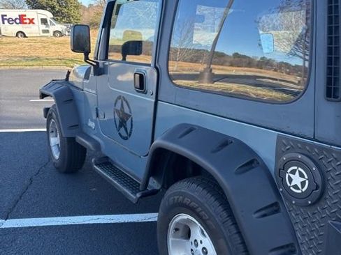 Used 1999 Jeep Wrangler SE image 23